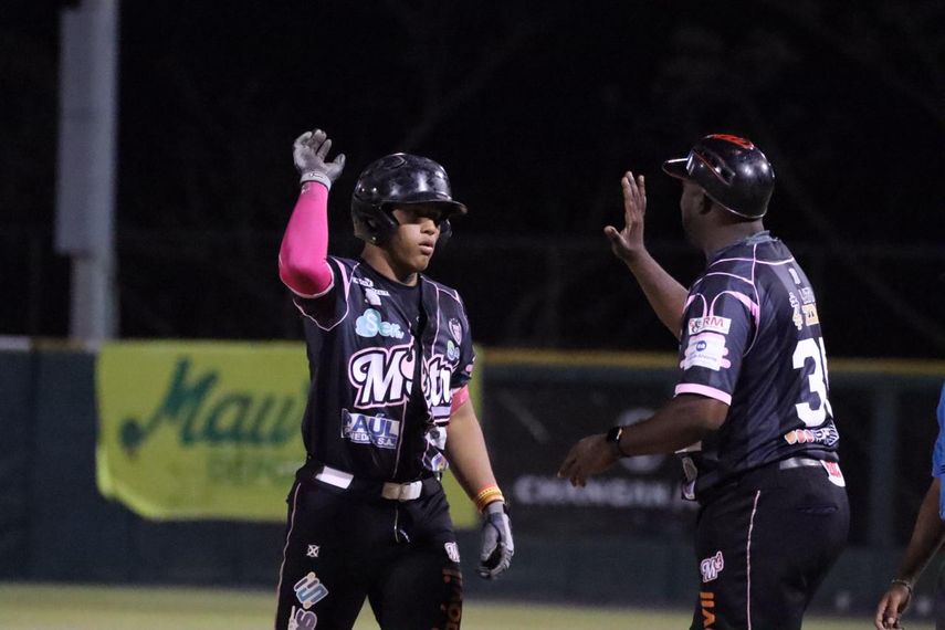 Béisbol Juvenil 2024: Metro aumenta su ventaja y apaga la leña