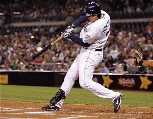 MLB: Padres 3, Rockies 2, 10 innings; Hundley remolca triunfo