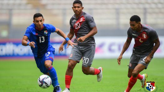 La selección de Panamá llega por grupos al país tras el amistoso con Perú