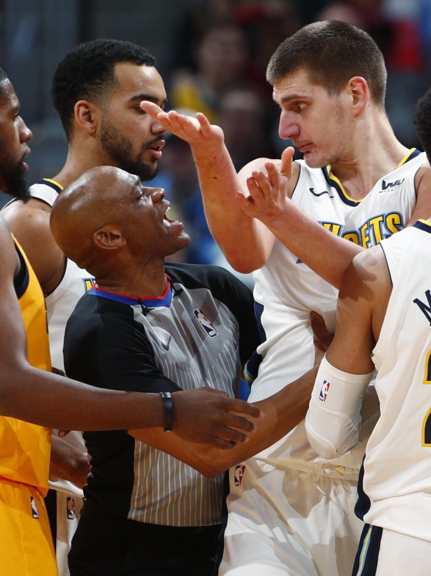 Murray aporta 22 puntos; Nuggets vencen a Jazz