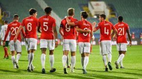 Inglaterra se pasea en Bulgaria pese a los gritos racistas