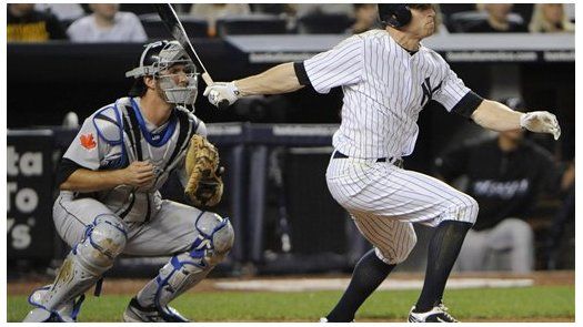 Nova domina y los Yanquis vencen 3-2 a Toronto