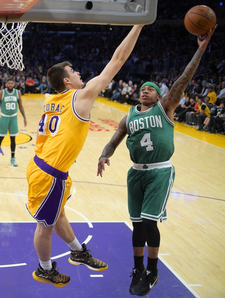 Thomas y Horford impulsan a Boston sobre los Lakers