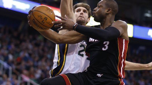 Hayward anota 34 puntos, el Jazz derrota al Heat 98-83