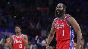 Los 76ers empatan la serie semifinal del Este ante Miami Heat