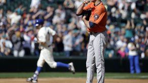 Smith pega 2 jonrones y Marineros derrotan a Astros