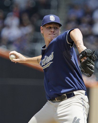 MLB: Padres 4, Mets 2, 1er juego; Latos supera a Santana