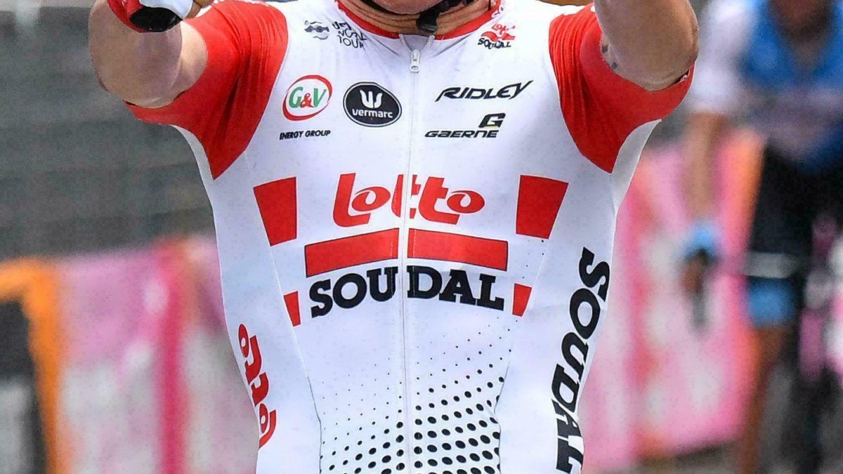 Ewan gana 8va etapa del Giro; Conti sigue de líder