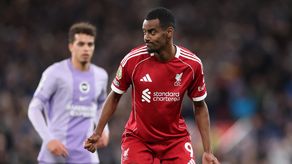 Alexander Isak será baja con el Liverpool por fractura de peroné