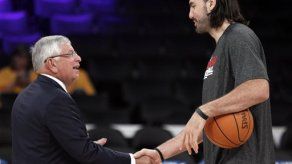 Celtics y Lakers vencen en primeros partidos de campaña