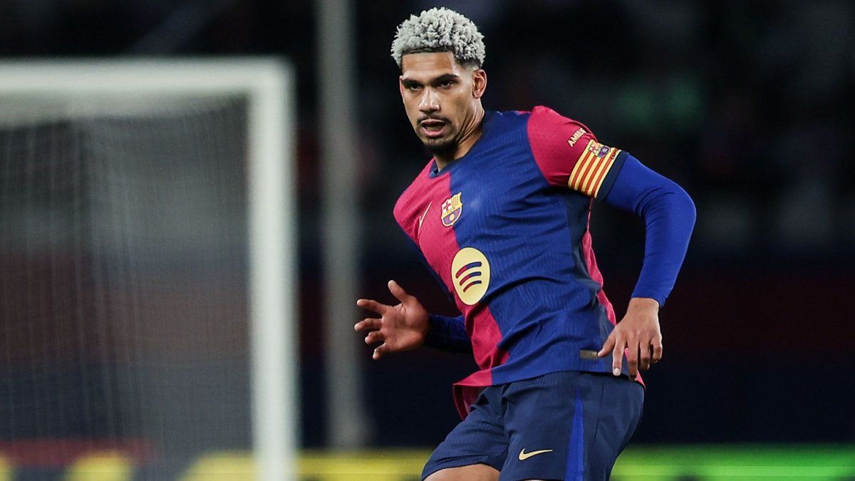 Ronald Araujo le pide tiempo al FC Barcelona para recuperarse anímicamente Ronald Araujo le pide tiempo al FC Barcelona para recuperarse anímicamente
