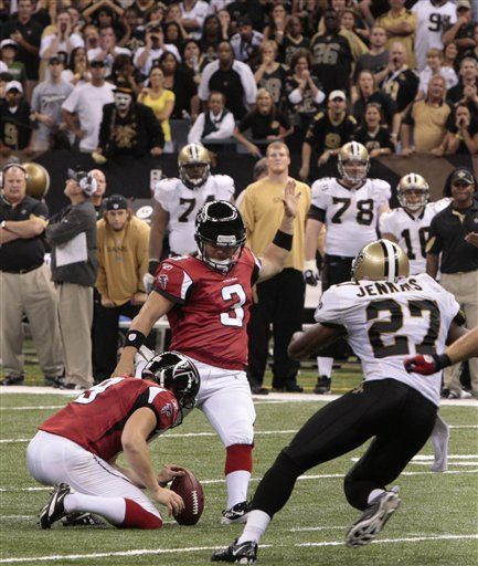 NFL: Falcons 27, Saints 24; Bryant decide en tiempo extra