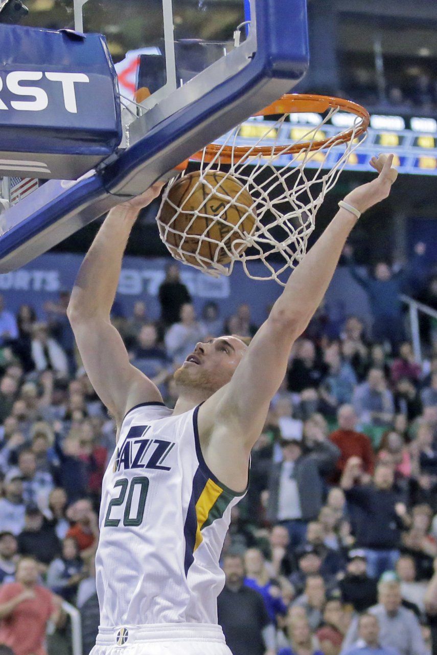 Hayward anota 28 y Jazz supera a Suns