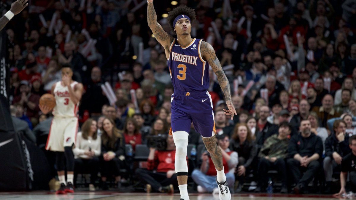 Suns remontan 19 puntos a Blazers guiados por Booker y Oubre