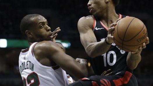 Raptors vence 129-110 a Bucks de la mano de Valanciunas