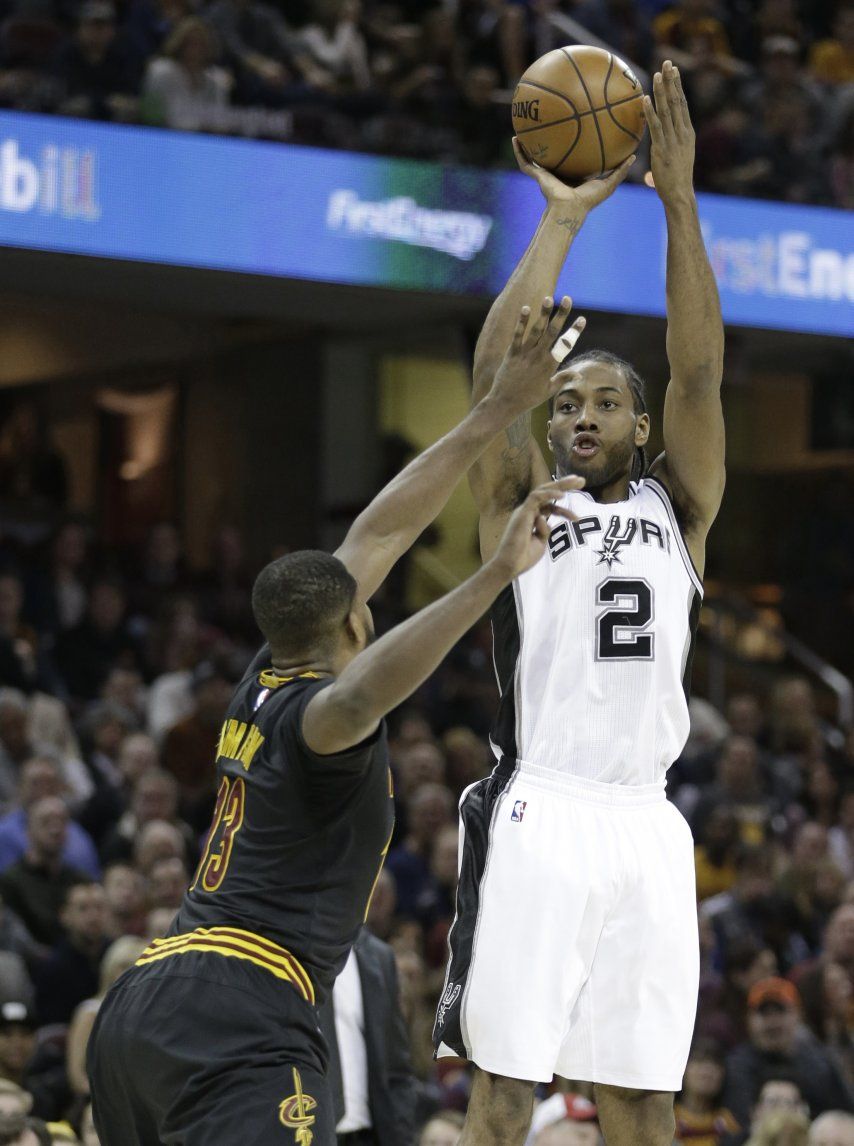 Leonard Brilla Con 41; Spurs Vencen A Cavs En Prórroga