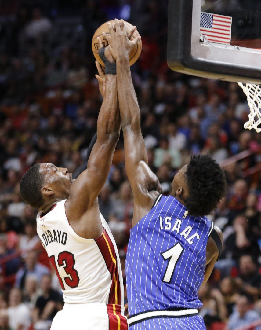 Magic gana 6to consecutivo al superar 104-99 al Heat