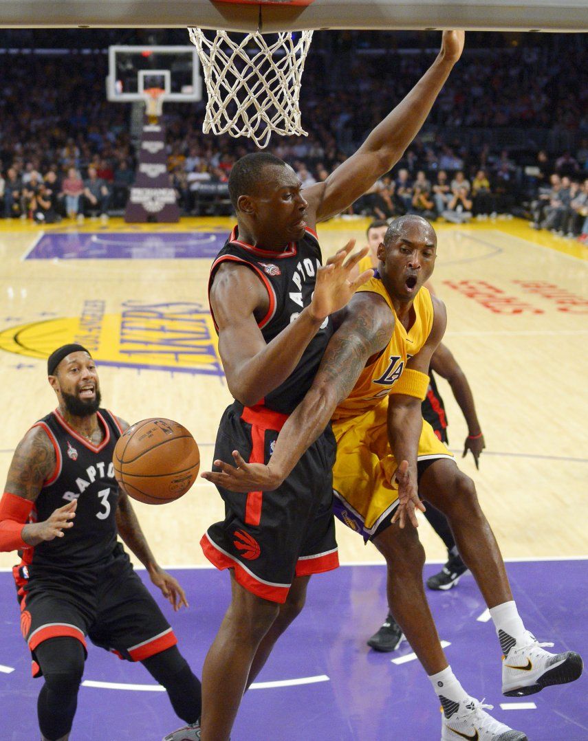 Lowry anota 25, Raptors aguantan y ganan a Lakers 102-91