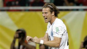 Uruguay vence a Nigeria y se mete en pelea