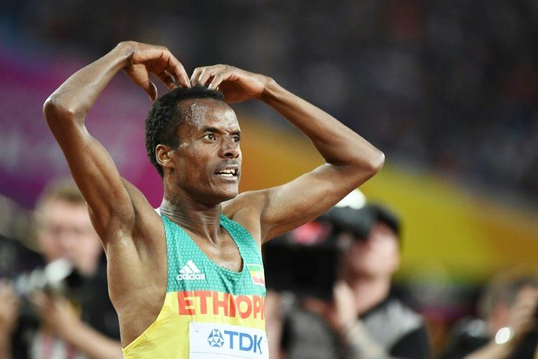 El etíope Muktar Edris bate a Mo Farah y logra el título mundial de 5.000 m