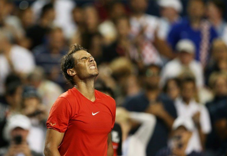 Nadal sufre, Tsitsipas sueña en Toronto