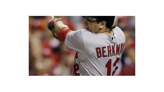 Cardenales extienden por un año contrato a Berkman