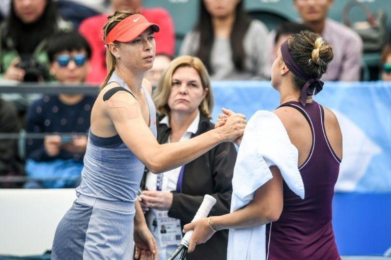 Sharapova abandona en cuartos de final en Shenzhen