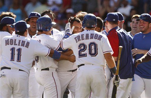 MLB: Rangers 6, Marineros 5; errores hunden a Seattle