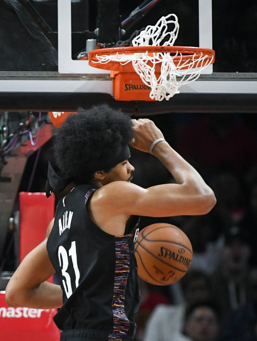 Nets sobreviven mala puntería y vencen 114-112 a Hawks
