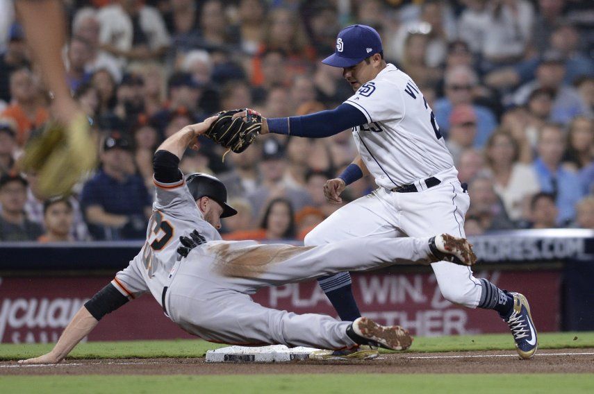 Gigantes vencen 5-3 a Padres con jonrón de Hernández en 12mo