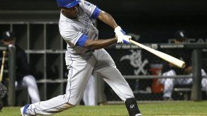 Reales y Shields ganan 5-1 a Medias Blancas