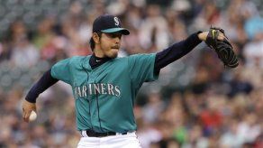 Iwakuma luce sólido en triunfo de Marineros