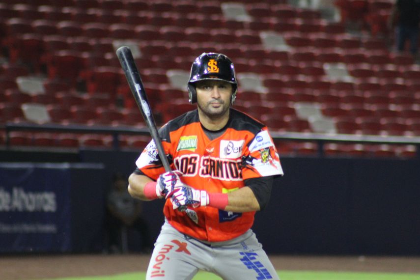 Béisbol Mayor 2023: Los Santos pegó primero