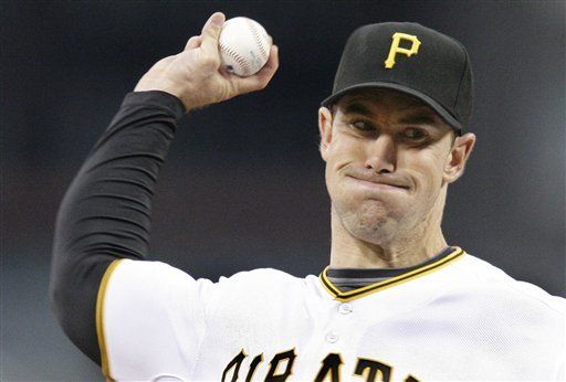 Piratas frenan a los Marlins con gran actuación de Ohlendorf