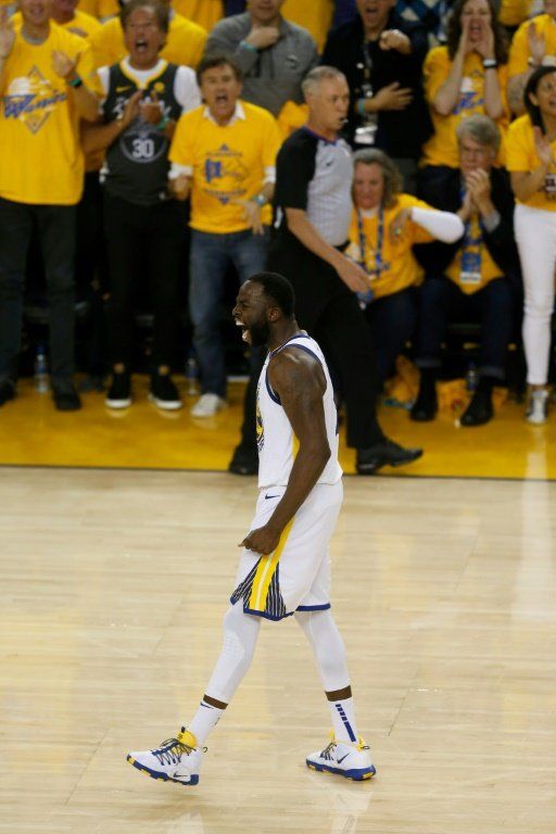 Los Warriors ponen a los Rockets al borde del abismo y los Bucks pasan a la final del Este