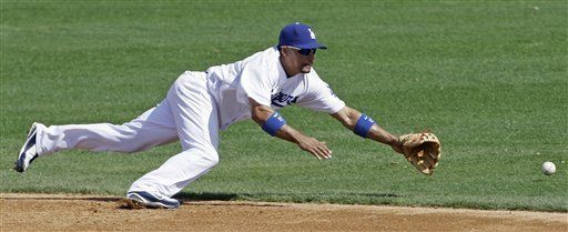 Sandoval pega tres hits y Gigantes supera 10-8 a Dodgers