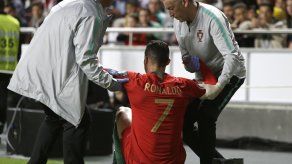 Cristiano abandona partido de Portugal por lesión