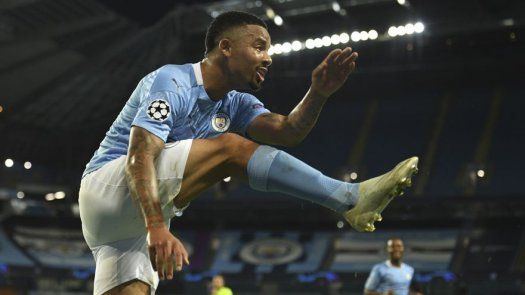 Líderes de UEFA se someterán a pruebas para entregar trofeos