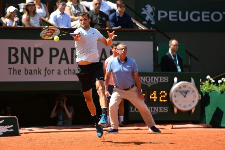 Dimitrov abre Roland Garros con triunfo ante el egipcio Safwat