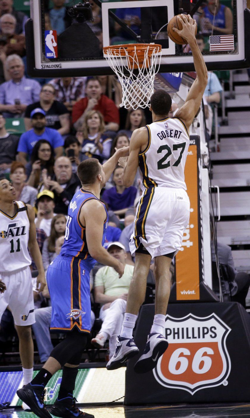 Con ofensiva de Burke, Jazz remonta y gana 94-89 al Thunder