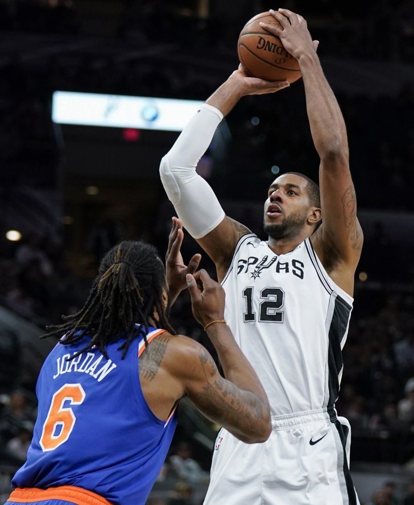 Spurs vence 109-83 a Knicks y extiende racha a 7 triunfos