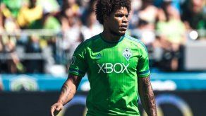 Sounders aplastan a Orlando City y Román Torres debuta