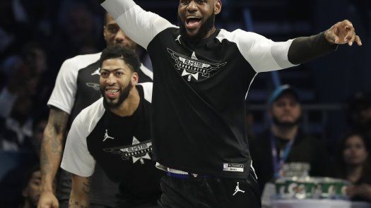 Equipo LeBron se lleva la victoria en el Juego de Estrellas
