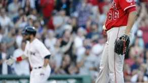 Nicaragüense Ramírez domina a Boston en triunfo de Angelinos