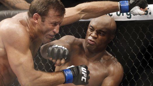 Excampeón de UFC Anderson Silva suspendido por esteroides