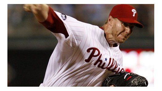 Halladay vuelve a lanzar partido completo y suma siete en el año