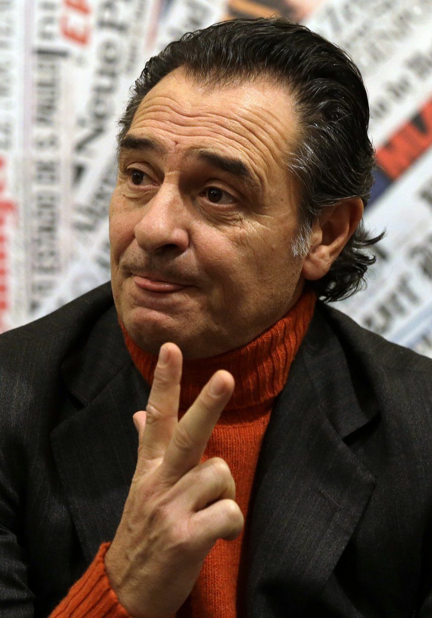Prandelli seguirá como DT de Italia hasta 2016