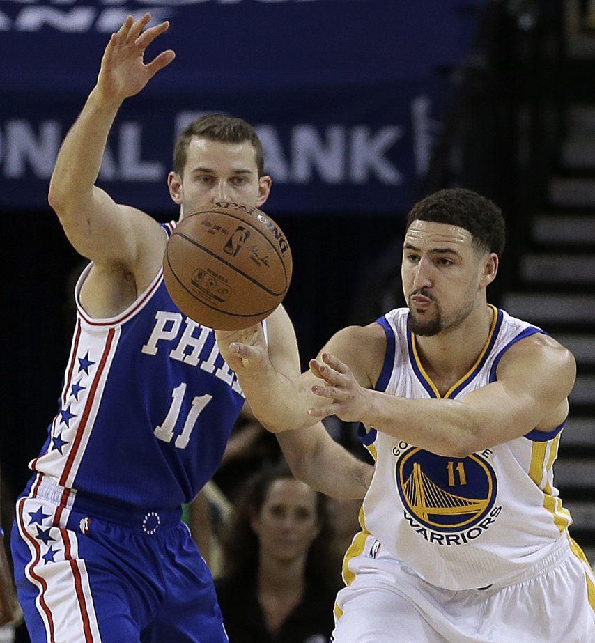 Thompson anota 40 otra vez; Warriors doblegan a 76ers