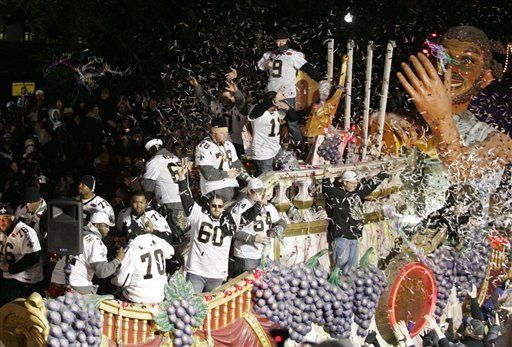 Los Saints desfilan en grande