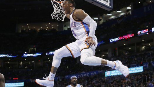 Westbrook da paso al frente, ante ausencia de Durant